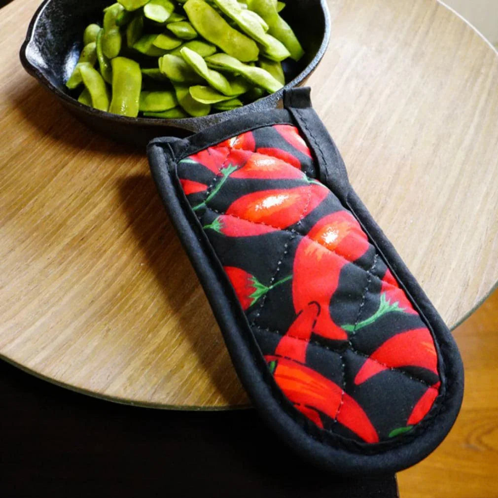 Set of 2 Chili Pepper Fabric Hot Handle Holders Lodge Indigo Pool Patio BBQ
